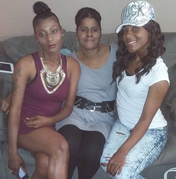 Meet your Posher, Denita - Picture 1 of 1